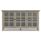 Meuble de rangement de style transitionnel en bois massif avec portes vitrées de 157 cm de large