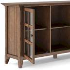 Meuble de rangement de style transitionnel en bois massif avec portes vitrées de 157 cm de large