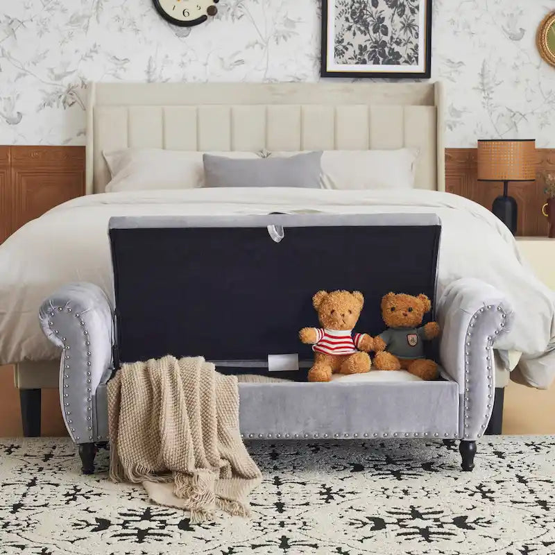 Banc de rangement multifonctionnel traditionnel Xanthia en velours avec oreiller