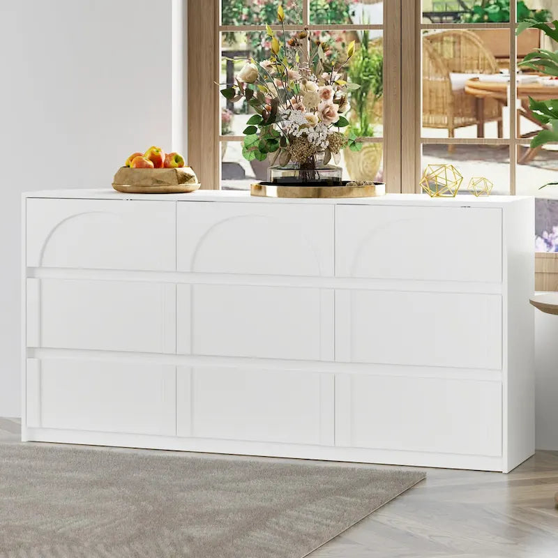 Commode blanche à 9 tiroirs au design moderne et dotée de dispositifs de sécurité